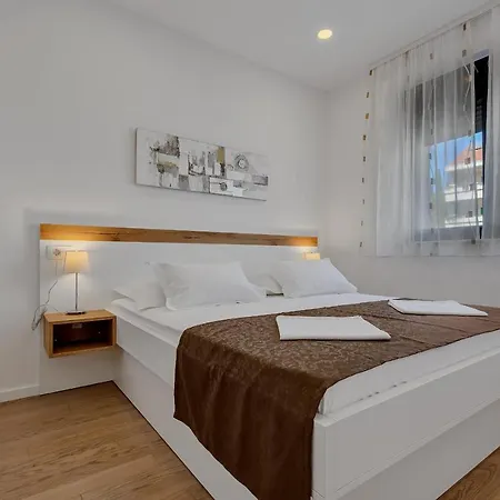 Laurus Makarska Accommodation Exterior photo