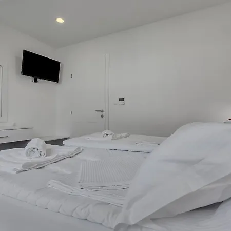 Laurus Makarska Accommodation Exterior photo