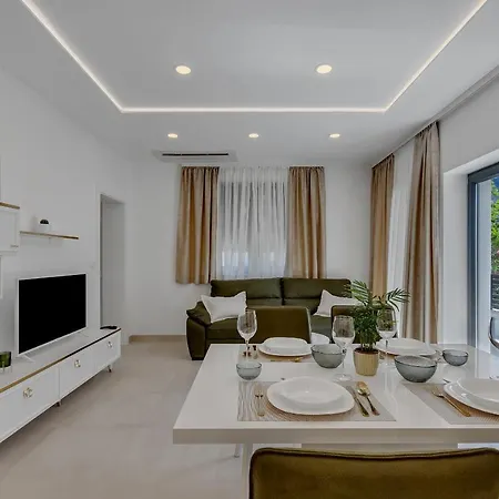 Laurus Makarska Accommodation Exterior photo
