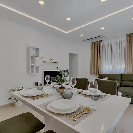 Laurus Makarska Accommodation Exterior photo