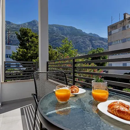Laurus Makarska Accommodation Exterior photo