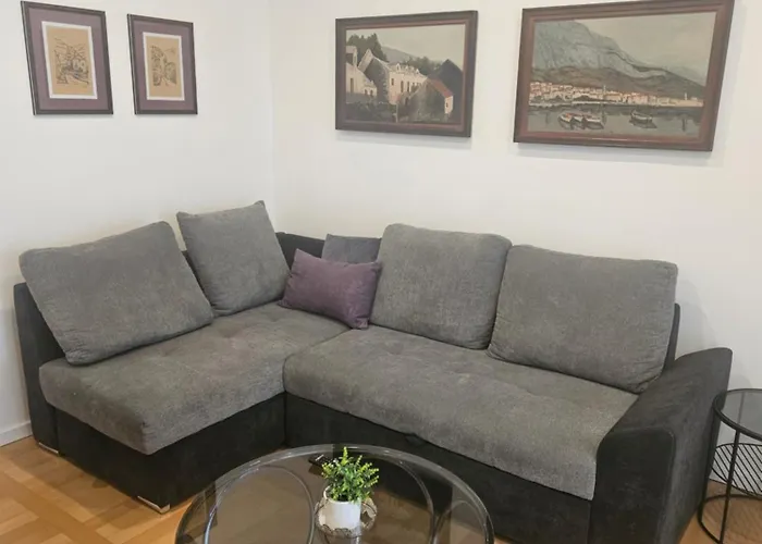 Laurus Makarska Accommodation