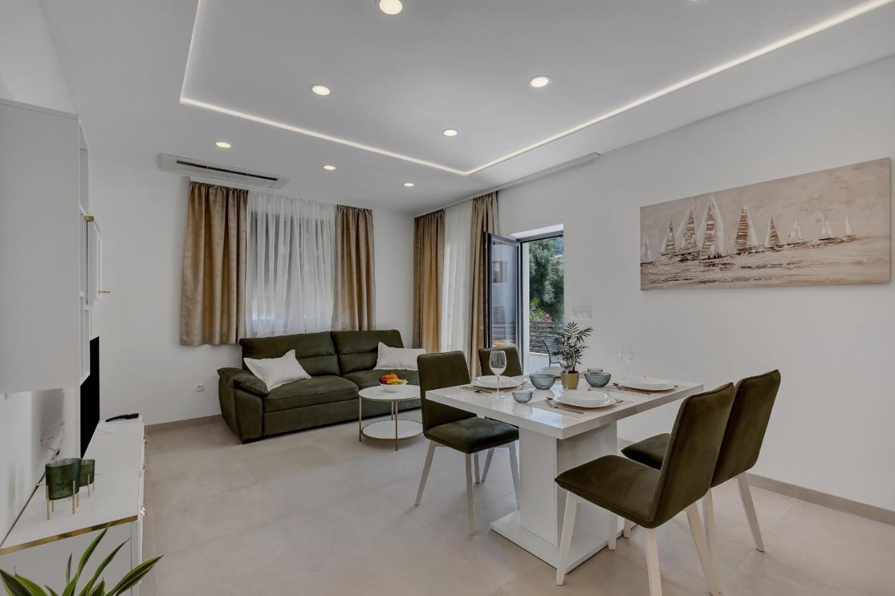 Laurus * Makarska