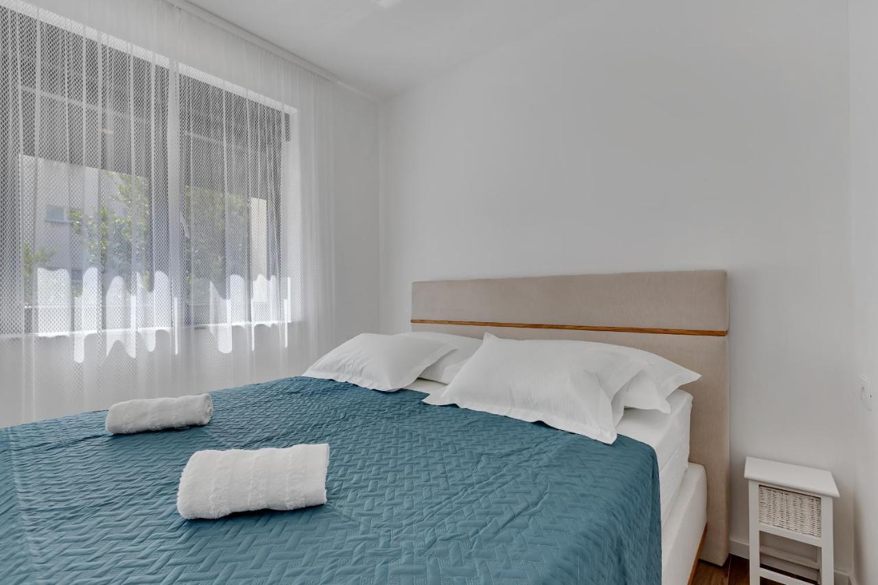 Laurus Apartment *