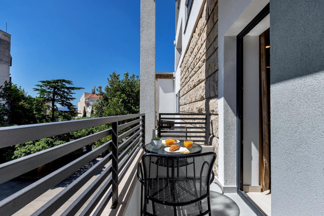 Laurus * Makarska