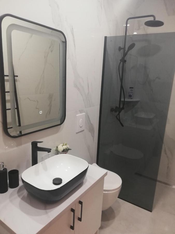 Laurus Apartment